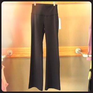 Lululemon Throw Back Pant NWT